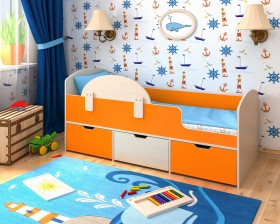 Кровать Малыш-мини с бортиком Дуб молочный/Оранжевый в Тобольске - tobolsk.katalogmebeli.com | фото