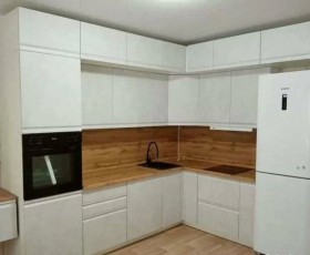 Модульная кухня Бруклин 2.4 x 2 м (Бетон белый) в Тобольске - tobolsk.katalogmebeli.com | фото 15